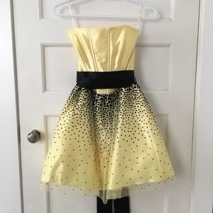 Beautiful Yellow and Black Dress